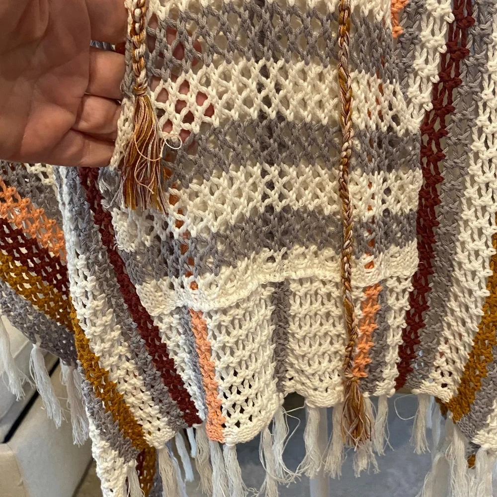 NWT Francesca's Collections Multicolor Knit Poncho One Size